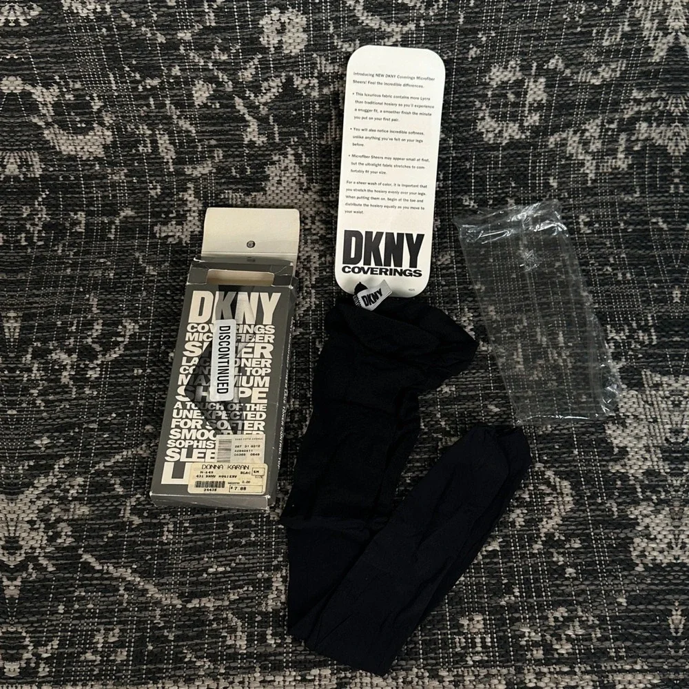 Vintage DKNY Coverings Sheer Lace Toner Control Hosiery Womens Small‎ Stocking